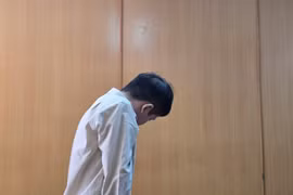 "Tú ông" khai về đường dây mại dâm có ca sĩ, người mẫu 