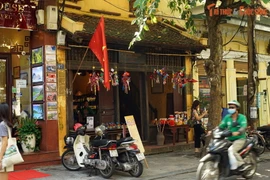 Di tích trăm tuổi ở phố cổ Hà Nội hồi sinh sau trùng tu