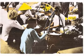 Hình cực độc về các gánh hàng rong trên đường phố Sài Gòn xưa