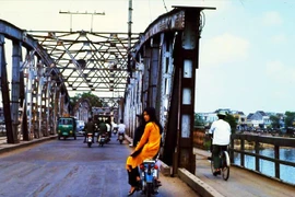 Ảnh không đụng hàng của người Mỹ về Cố đô Huế 55 năm trước