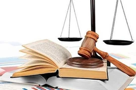 Quản lý quỹ đầu tư Đỏ và Công ty Biển Đông bị phạt về chứng khoán