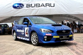 Soi “xế stunt” Subaru Impreza WRX STI 1,7 tỷ tại Hà Nội