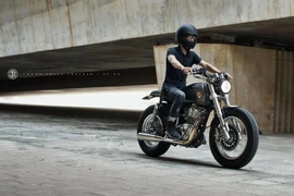“Chiến binh thép” Yamaha SR400 độ tracker của biker Hà Nội