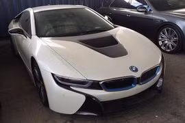 Lại thêm “siêu xe xanh” BMW i8 hơn 7 tỷ cập bến VN