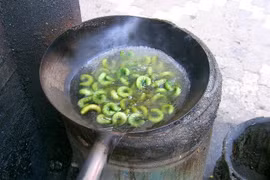 Du khách hãi hùng với đặc sản sâu nấu đủ kiểu của Giang Tô 