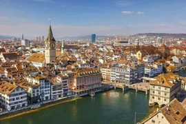 Chuyện lạ hôm nay: Nơi giàu đến mức chính phủ cho tiền dân không thèm lấy 