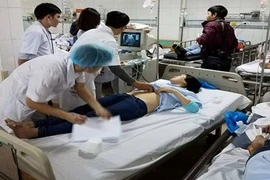 Nghệ An: Hơn 40 công nhân ngộ độc phải nhập viện khẩn cấp