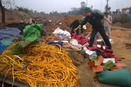 Tiêu hủy hàng loạt dụng cụ khai thác thủy sản kiểu hủy diệt