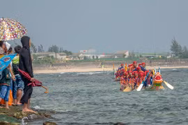 Về Lý Sơn xem lễ hội đua thuyền truyền thống ngày đầu năm