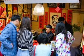 Tết xưa giữa lòng Hà Nội với tục xin chữ đầu năm