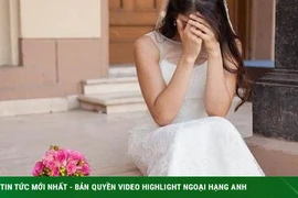 Cô dâu chú rể ôm nhau khóc vì khách mời không đến