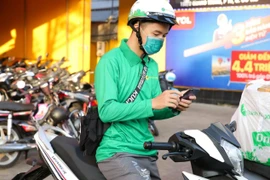 Shipper bội thu ngày 8/3, tiền kiếm được bằng nửa tháng lương
