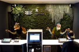 Khám phá khách sạn 100% robot phục vụ ở Nhật