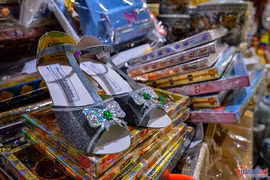 Biệt thự sân vườn có bể bơi cho người cõi âm mùa Vu Lan