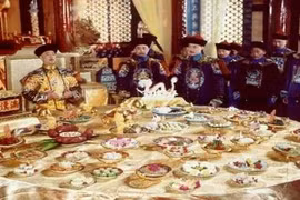 Đồ ăn thừa của hoàng đế nhà Thanh sau ngự thiện xử lý sao? 