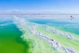 Biết gì về hồ muối “đắt” nhất hành tinh, quân đội phải canh gác 24/24?