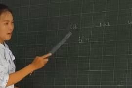 Cách đánh vần lạ cho học sinh lớp 1: Chuyên gia nói gì?