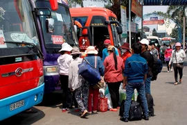 Đi lại dịp 30/4-1/5: Giá vé xe tăng từ 20%-40%