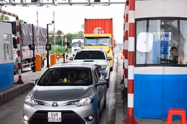 Xe container đi từ Bắc vào Nam mất gần 4,6 triệu đồng tiền phí BOT