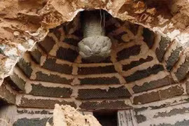 Quan tài khủng "trấn giữ" lăng mộ ngàn năm, không ai dám xâm phạm 