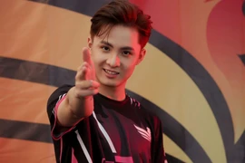 Ngắm nam thần đình đám làng game Việt khiến fan nữ "say như điếu đổ" 