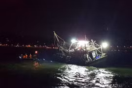 Chìm tàu cá trong đêm, 4 thuyền viên mất tích