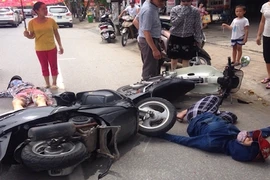 Nghệ An: Xe máy đối đầu nhau, 2 phụ nữ nguy kịch