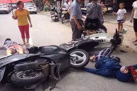 Nghệ An: Xe máy đối đầu nhau, 2 phụ nữ nguy kịch