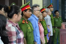 Tuyên án vụ cán bộ Hải quan tiếp tay cho buôn lậu