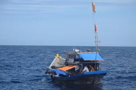 Áp thấp nhiệt đới, nhiều tàu cá gặp nạn trên biển