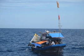 Áp thấp nhiệt đới, nhiều tàu cá gặp nạn trên biển