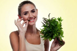 Thảo dược tự nhiên tốt cho sức khỏe sinh sản nữ