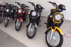 “Xế nổ” Honda Cross Cub giá hơn 100 triệu về Việt Nam