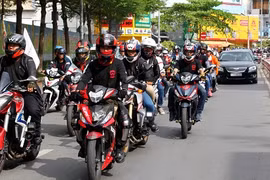 1.000 biker tham gia diễu hành xe độ ở Sài Gòn