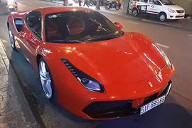 Tuấn Hưng đưa "vợ hai" Ferrari 488 GTB tiền tỷ Nam tiến 