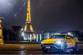 Siêu SUV Lamborghini Urus lăn bánh đến thủ đô Paris