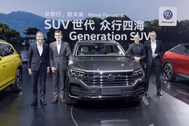 Xe Volkswagen Touareg 2019 an toàn hơn với Night Vision