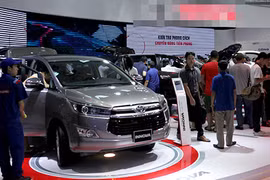 Thị trường ôtô Việt còn giảm giá mạnh vì hàng "tồn kho"