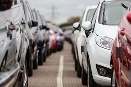 Hơn 1.300 xe ôtô nhập khẩu về Việt Nam trong 1 tuần