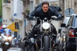 Tom Cruise cầm lái hàng loạt xe môtô BMW Motorrad mới