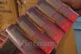 Ảnh: Thu giữ gần 2 tấn pháo hoa điện nhập lậu tại Hà Nội