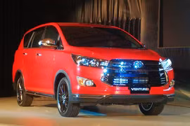Toyota Innova Venturer mới “chốt giá” 855 triệu đồng