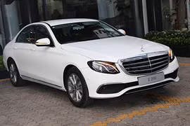 Mercedes-Benz E200 mới giá 2,099 tỷ lộ diện tại Việt Nam