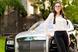 Cận cảnh xe sang Rolls-Royce Ghost 40 tỷ của Lý Nhã Kỳ 