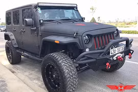 “Soi” Jeep Wrangler Unlimited Lifted giá 2,9 tỷ tại Đà thành