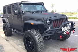 “Soi” Jeep Wrangler Unlimited Lifted giá 2,9 tỷ tại Đà thành