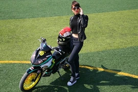 Người đẹp Việt đọ dáng bên “xế nổ” Yamaha X1R