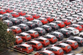 Hơn 5000 ôtô nhập khẩu về Việt Nam nửa đầu tháng 8/2018