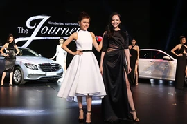 "Bỏng mắt" ngắm chân dài tại Mercedes-Benz Fascination 2017