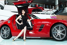 Thúy Ngân "Gạo nếp gạo tẻ" đọ dáng Mercedes-Benz SLS